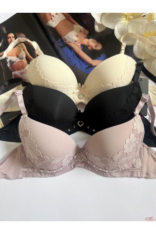 Бюстгальтер на тонкому поролоні прикрашений мереживом Milasi 1559